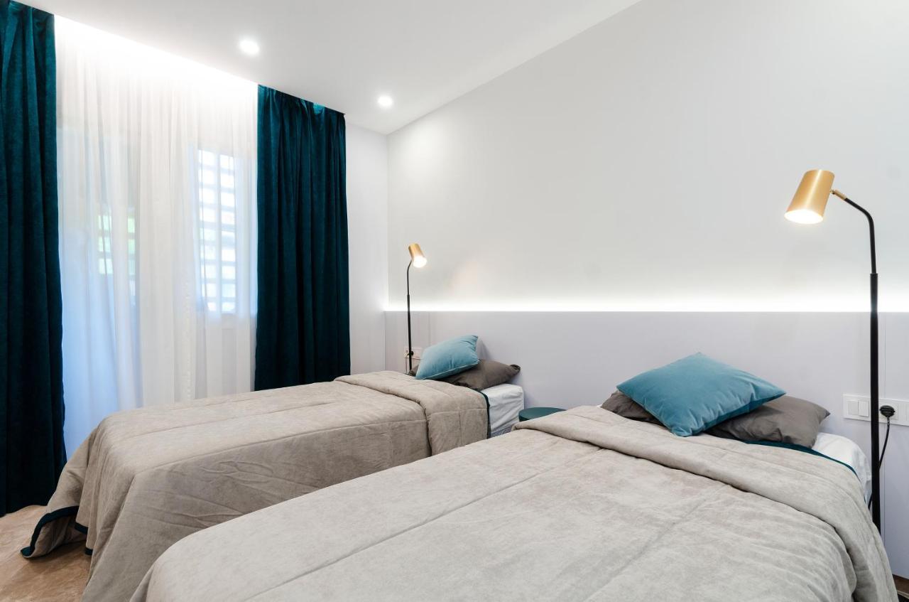 Luxury Blue Coast Seaside Retreat Marbella Apartment Ngoại thất bức ảnh