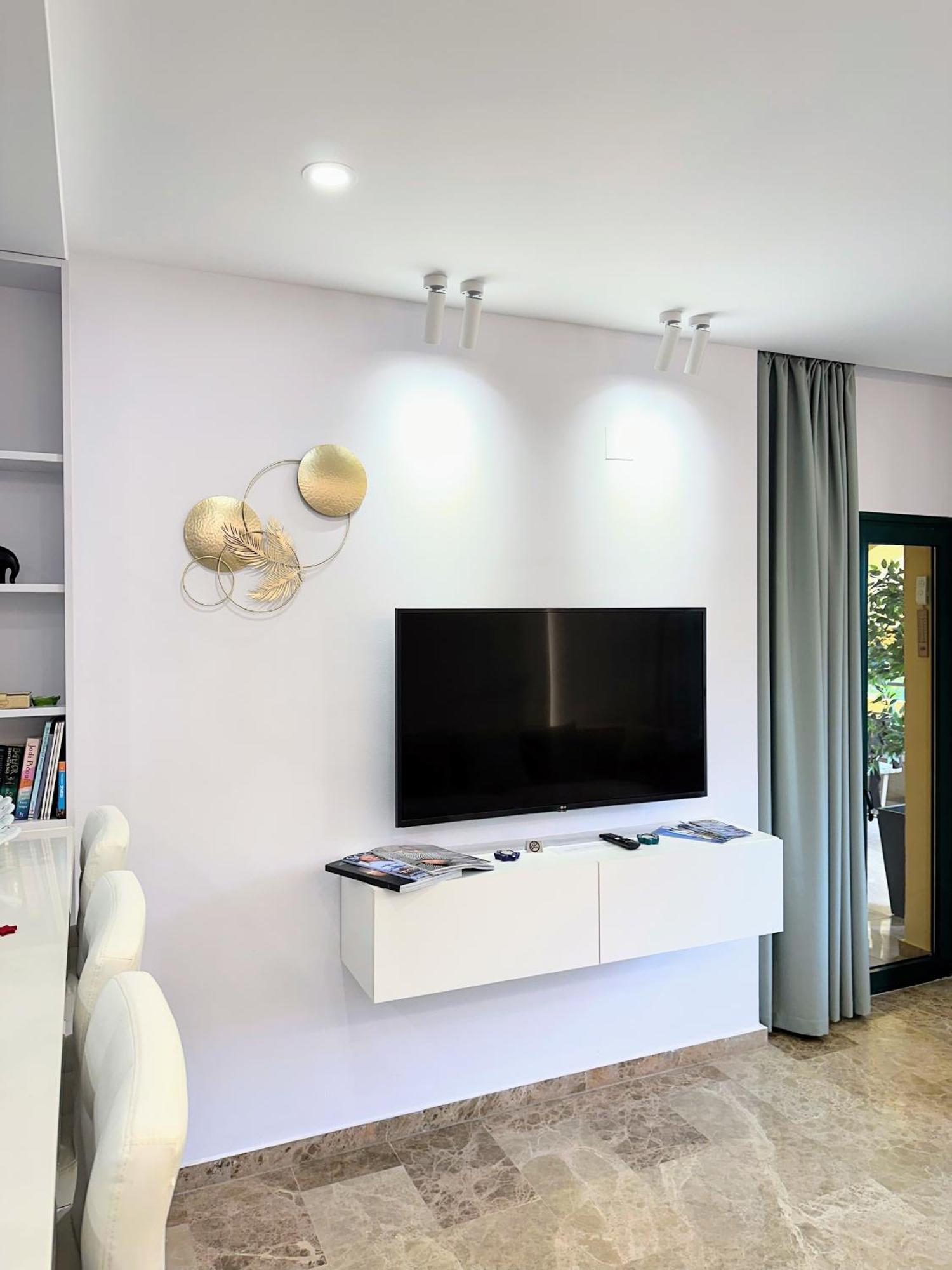 Luxury Blue Coast Seaside Retreat Marbella Apartment Ngoại thất bức ảnh